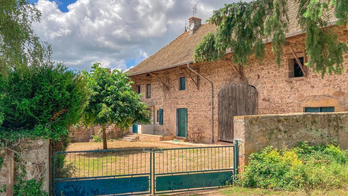 Dompierre-les-Ormes House | 2 bedroom nice home in Trambly