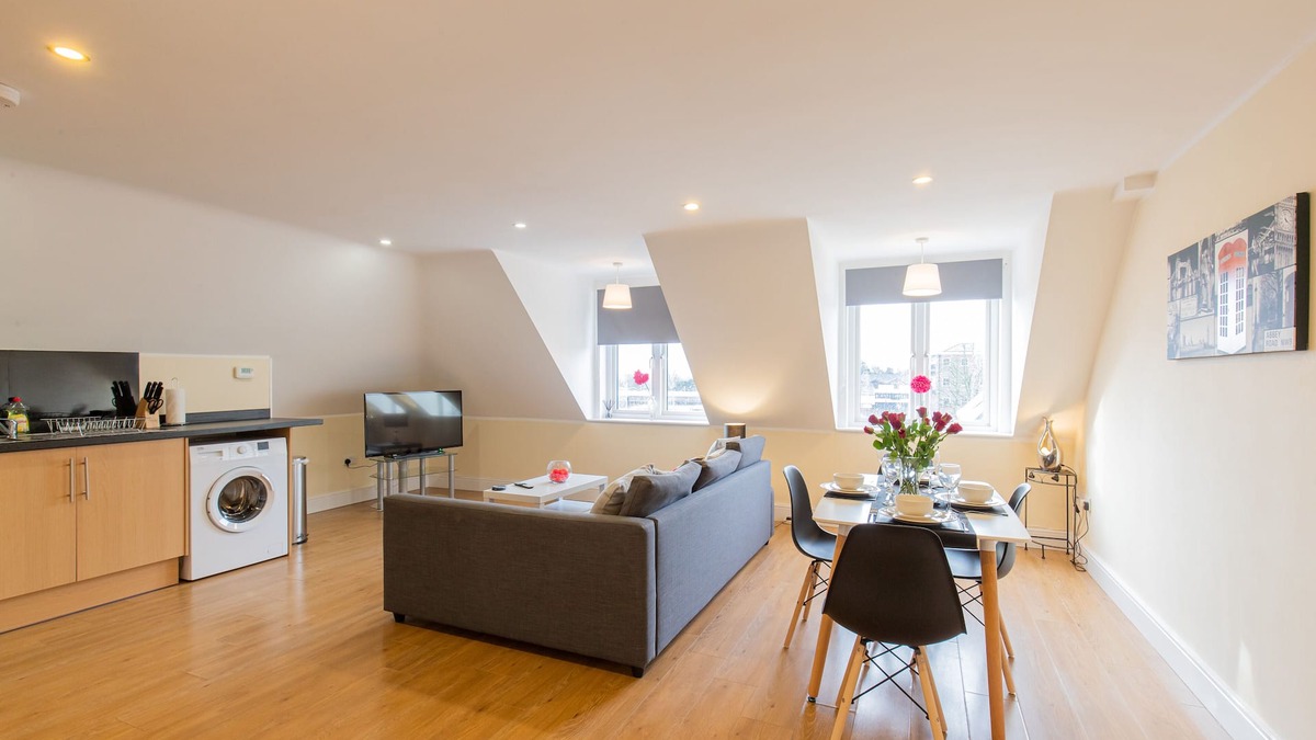 Hoddesdon Apartment | 2-bedroom Penthouse, Clockhouse, Hoddesdon
