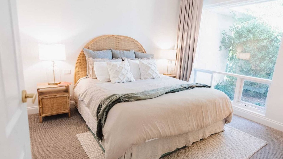 Stirling Bed & Breakfast | 2 Bedroom Pool Side Villa