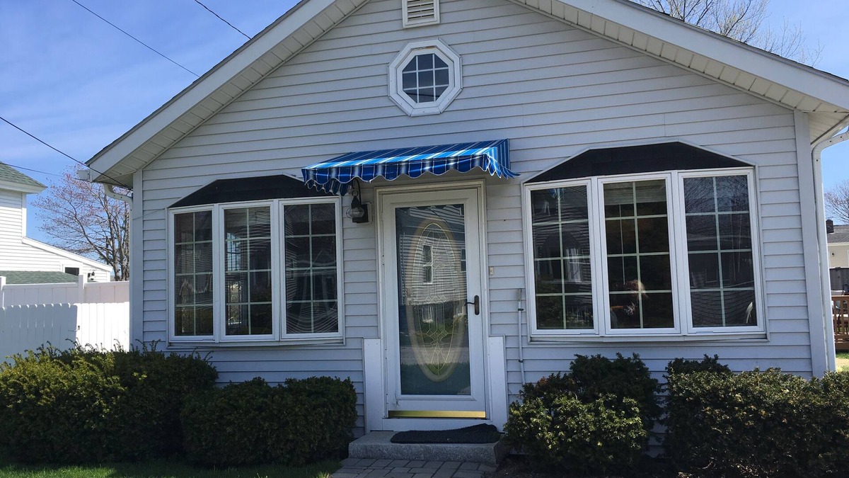 Pine Point House | 2 Bedroom ranch located in the heart of Pine Point steps to white sandy beach.
