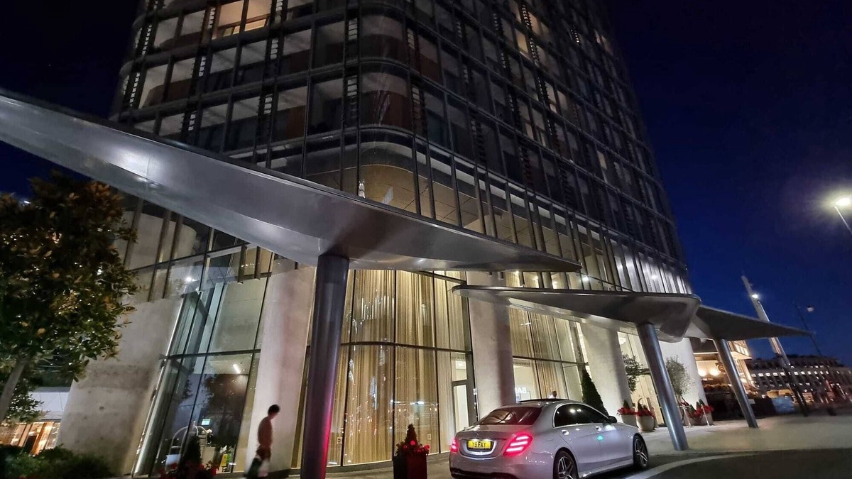 South Bank Apartment | 2 Bedroom Riverside Apartment