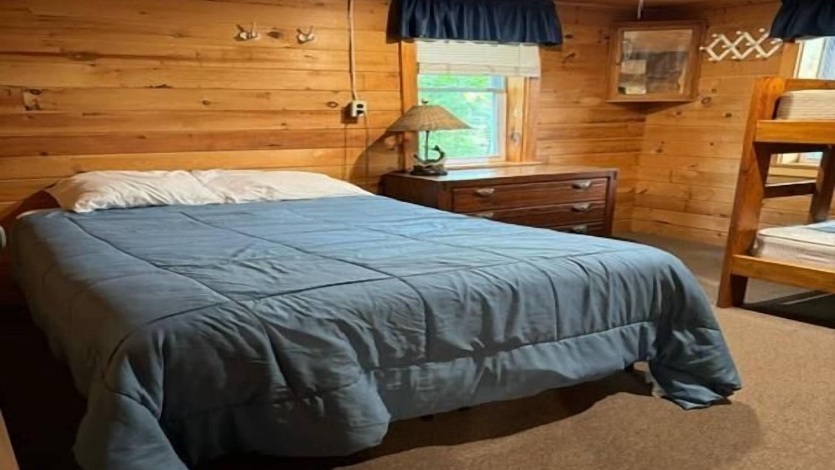 The Forks Cabin | 2 Bedroom Riverside Cabin