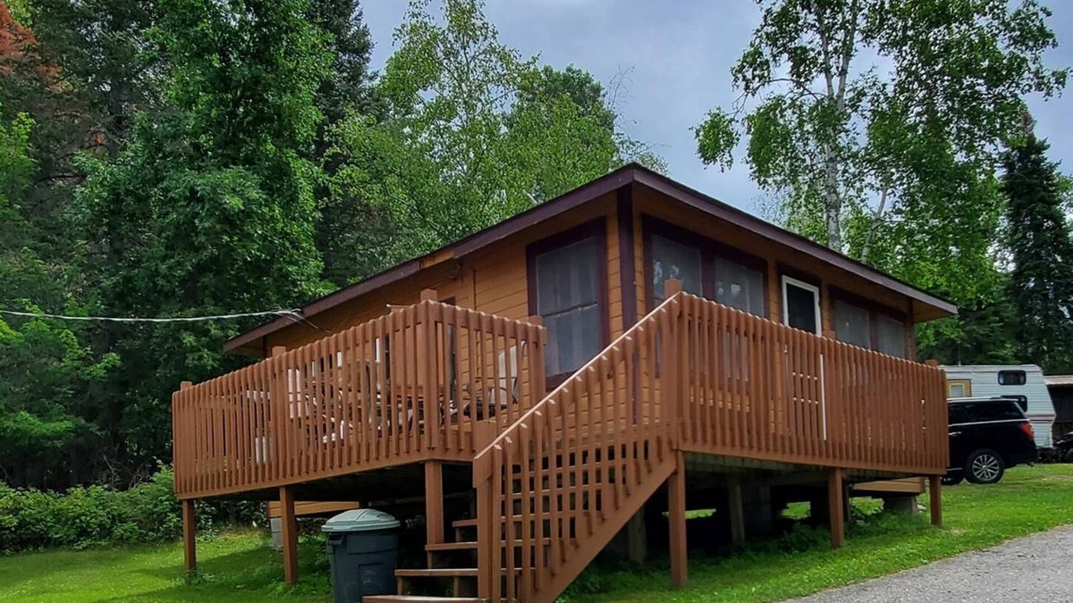 Ray Cabin | 2 Bedroom Spruce Cabin in Voyageurs National Park