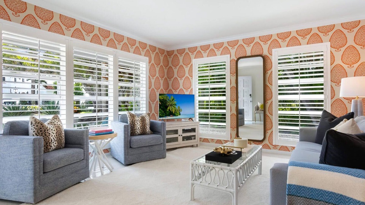 Saint Armands Key House | 2 Bedroom St. Armands Circle Retro Bungalow