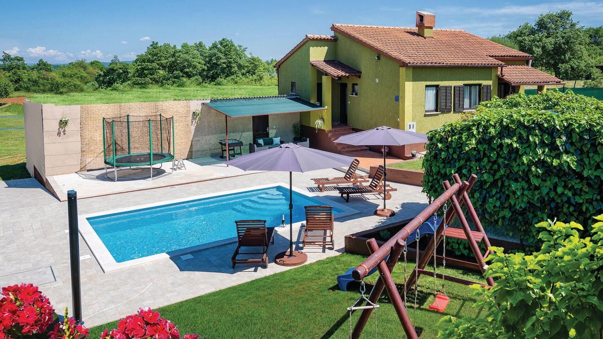 Sajini House | 2 bedroom stunning home in Skitaca