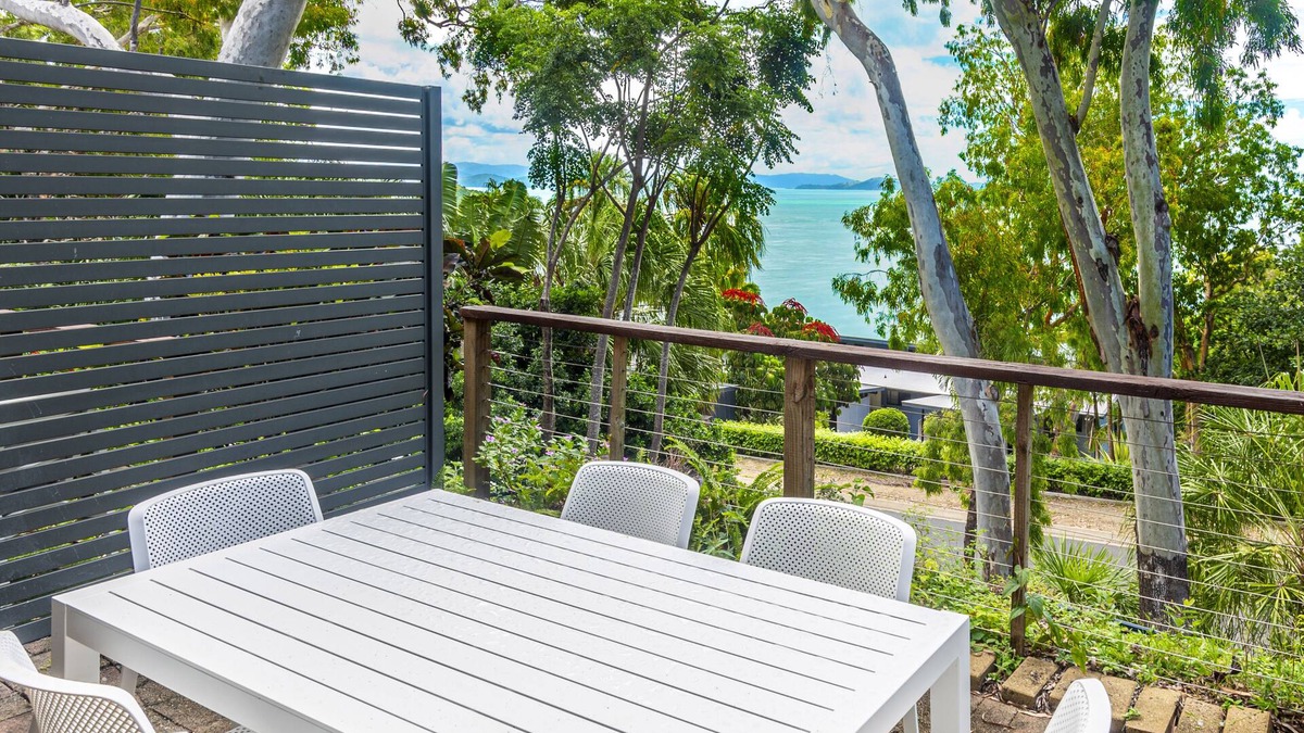 Cannonvale Apartment | 2 Bedroom Sunset Waters 17 by Hamilton Island Private Apartments n
