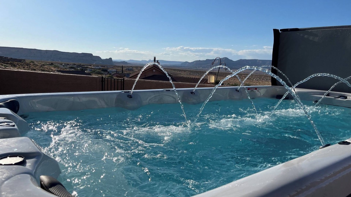 Greenehaven House | 2 Bedroom Town Home with Unobstructed Views of Lake Powell in Dark Sky Community