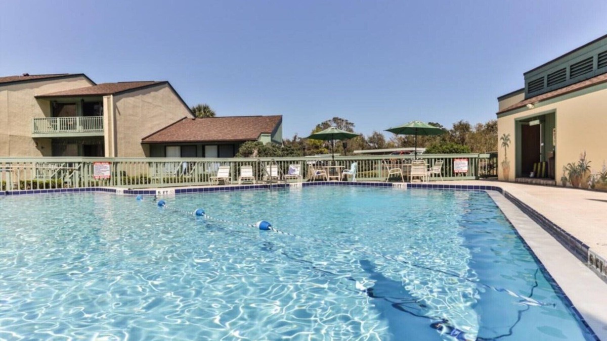 New Smyrna Beach House | 2 bedroom, Updated Townhome, in Golf Course neighborhood Sugar Mill