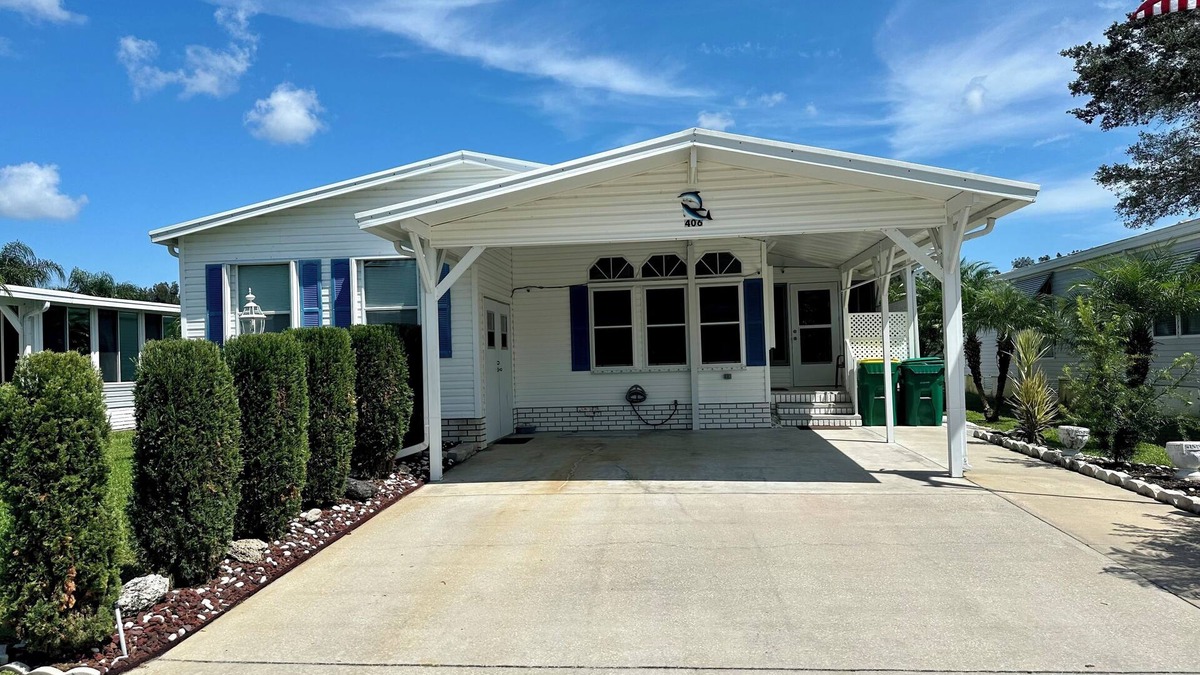 Barefoot Bay House | 2-bedroom vacation home 23 minutes from Wabasso Beach Park