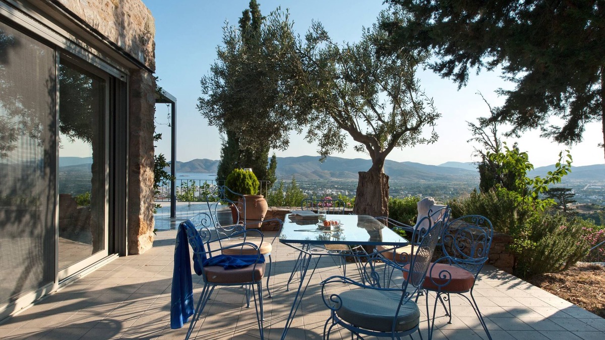 Grambia Villa | 2-Bedroom Villa with private garden