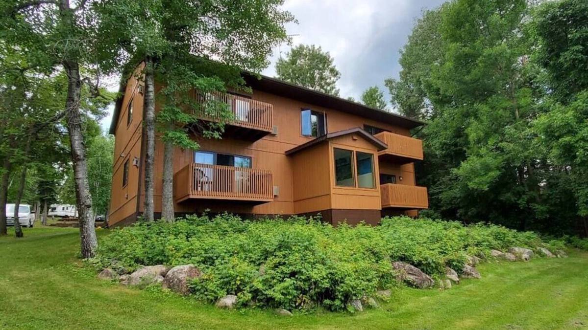 Ray Villa | 2 Bedroom Walleye Villa in Voyageurs National Park