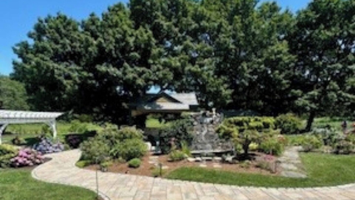 North Kingstown Cottage | 2 bedroom Water Front Cottage.