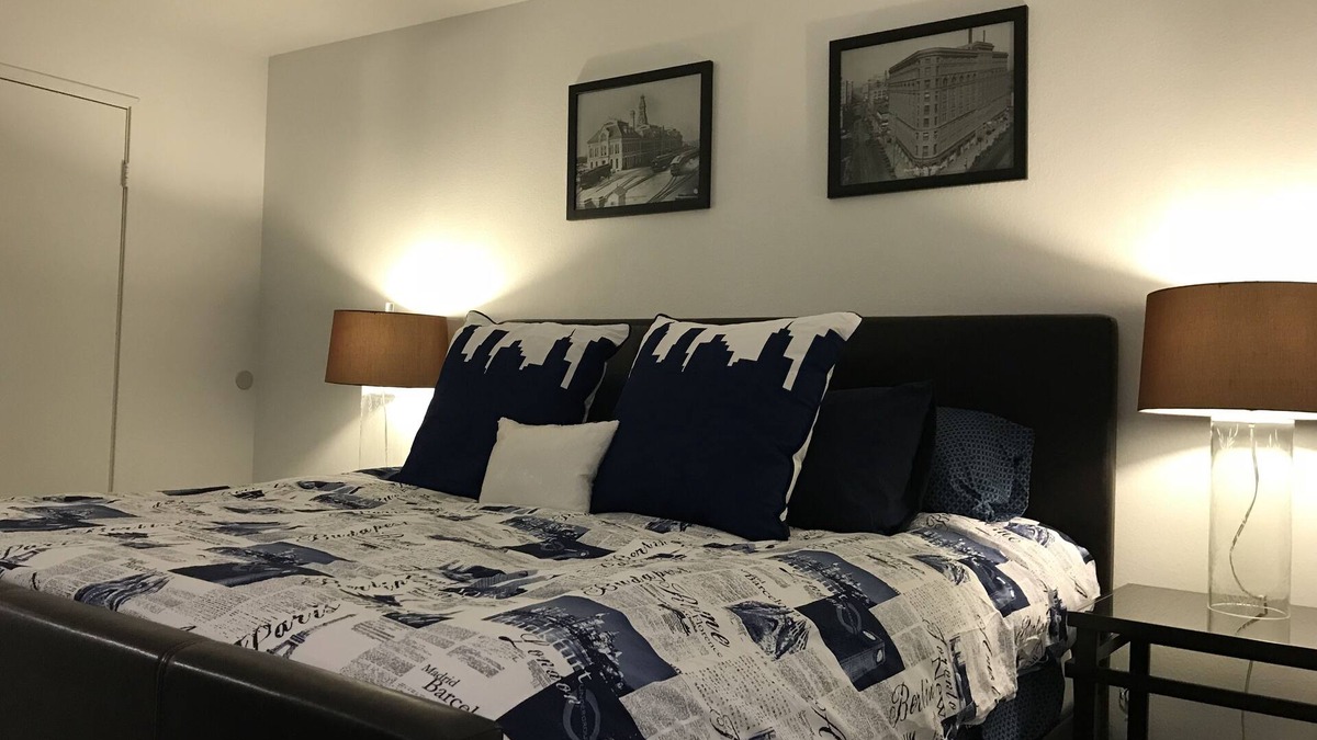 Englewood Condo | 2 Bedroom with Pool & Balcony, Walk to Transit, Restaurants & Tech Center