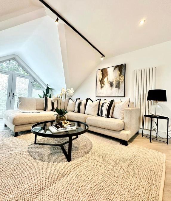 Sefton Park Apartment | 2 Bedroomed apt by Sefton Park and Spire Hospital