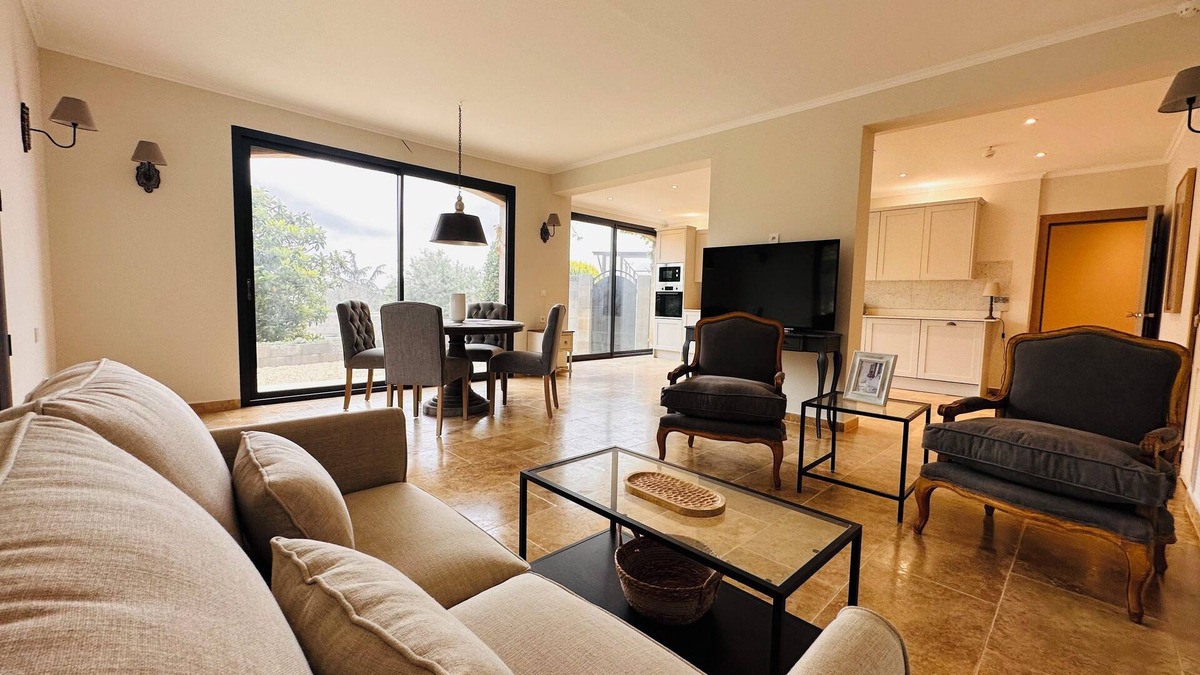 Vaugines Apartment | 2 Bedrooms, 2 Bathrooms with terrace - near Lourmarin - Apartment 7