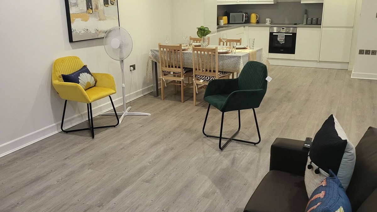Canning Town South Apartment | 2 Bedrooms 2 bathrooms Near Excel, O2, City Airport,