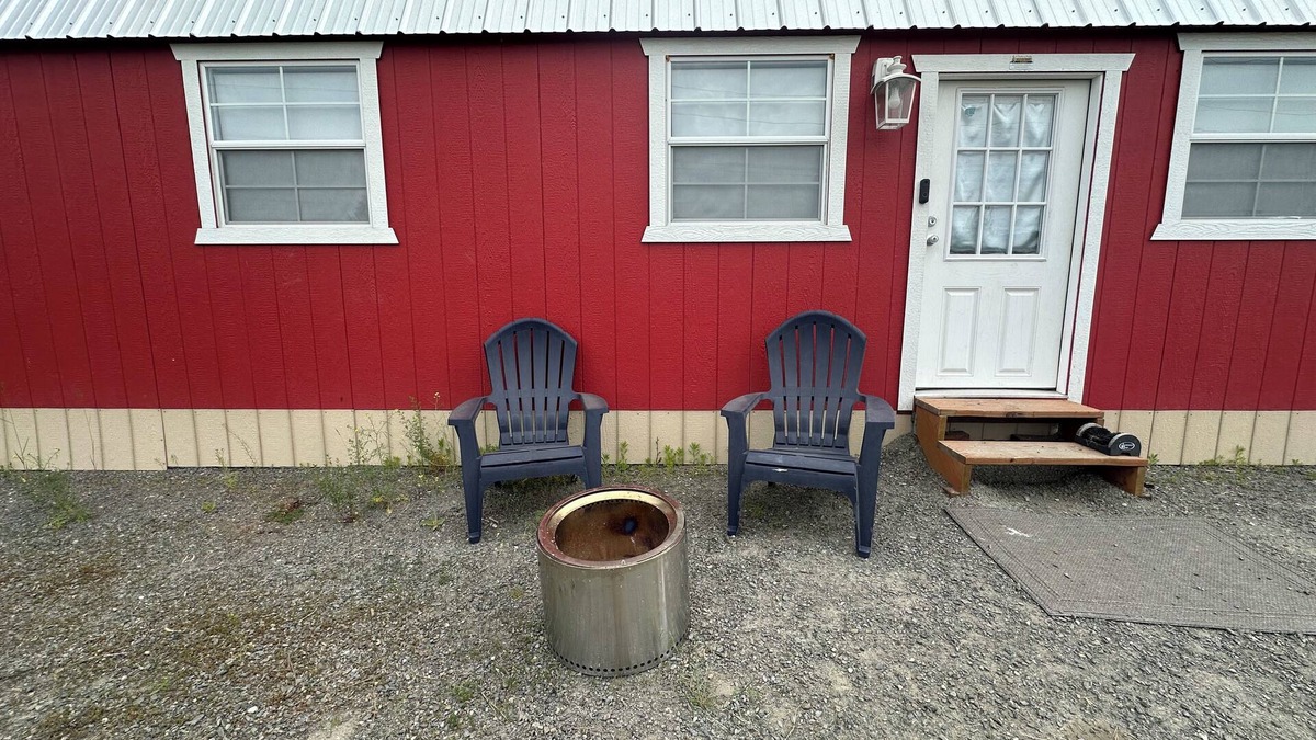 Colville House | 2 Bedrooms Private Vacation Home In Colville