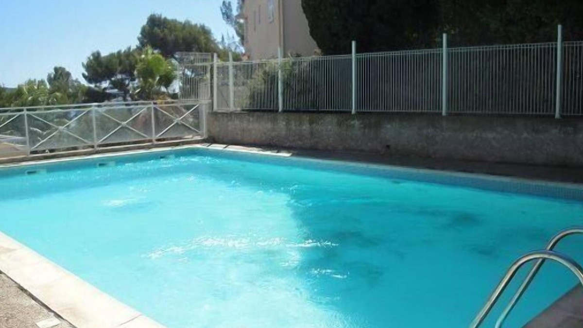 Tamaris Apartment | 2 bedrooms, swimming pool, washing machine, dishwasher, car park, balcony, private car park