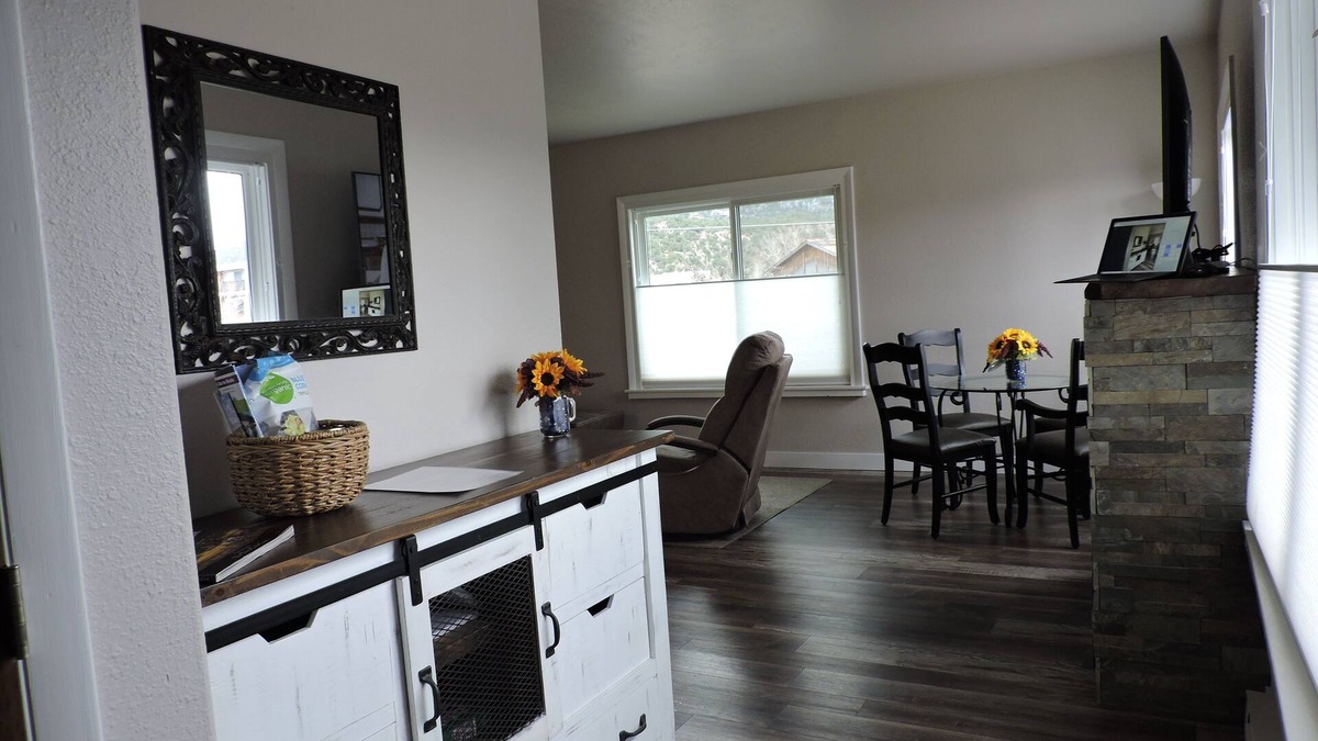 Buena Vista Condo | 2 bm newly reno condo w/AMAZING Mt. view & 2 blks fr main st/Arkansas River