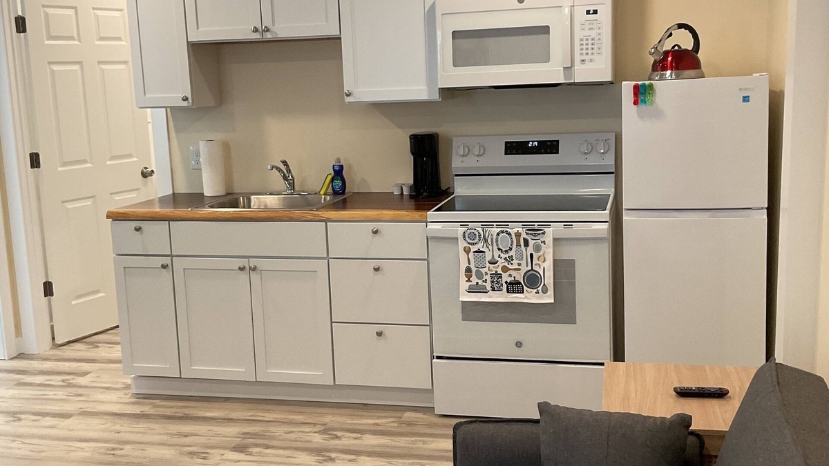 Ellsworth Apartment | 2 BR 1 Bath w/Full Kitchen Large Apartment in enjoyable Ellsworth with AC, WiFi