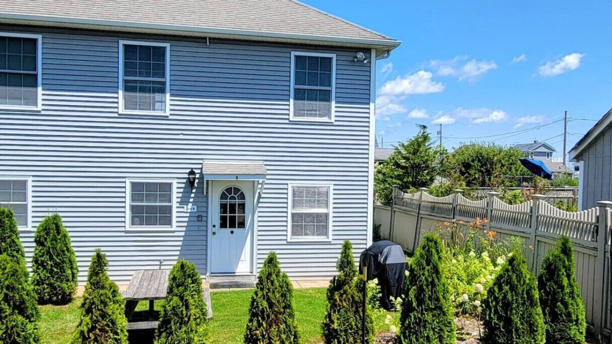 Point Judith House | 2 BR beach condo, 1 block from shore!