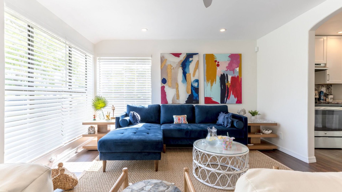 Parker Ridge Cottage | 2 br cottage w/martini pool and large outdoor space. Free parking