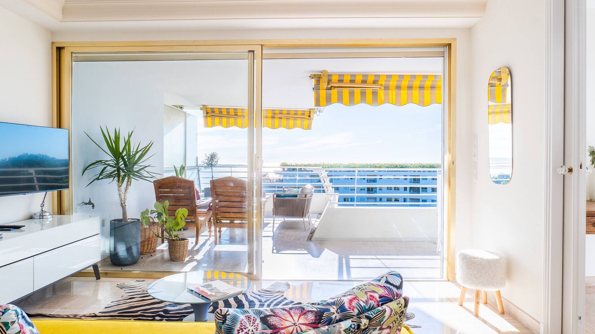 La Croix des Gardes Apartment | 2-Br in high Residential Property
