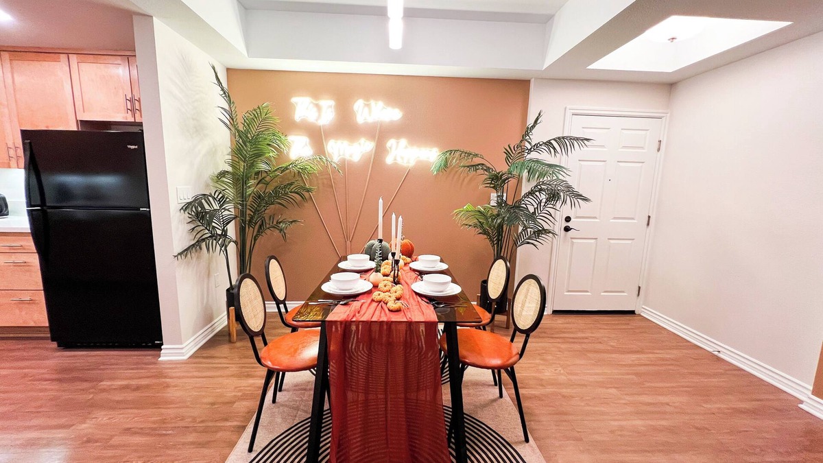Encino Apartment | 2 BR Oasis w/Serene Views in Encino/W/D, Parking