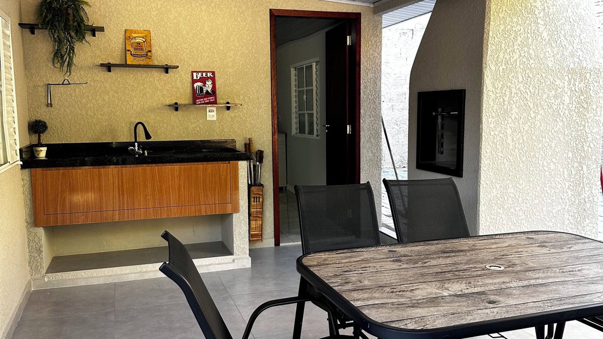 Foz do Iguacu House | 2 bedroom house in Foz do Iguaçu, backyard and barbecue area, pet friendly