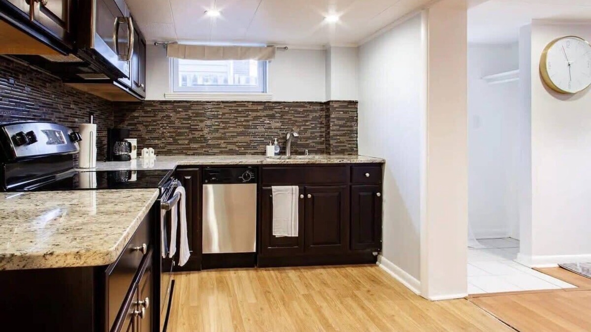 Waycroft - Woodlawn Apartment | 2-BR Sanctuary in Quiet Neighborhood ✾ FREE Parking ✾ Patio
