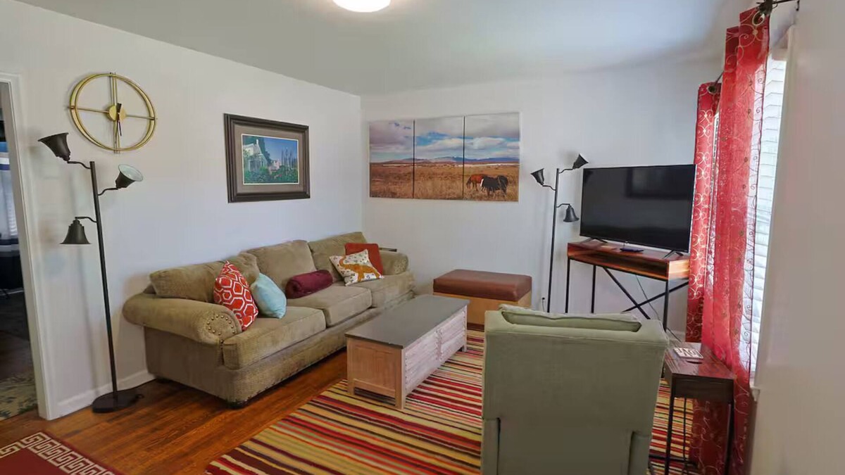 Sugar House House | 2 BR Up to date, heart of Sugar House