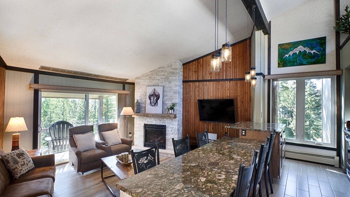 Peak 8 Condo | 2 BR Updated Condo-Mountain View! Excellent location, views & value!