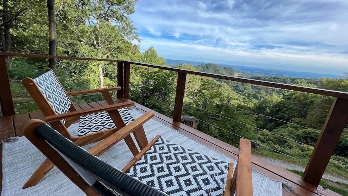 Apple Ridge Cabin | 2 Cabins, 100 Mile Views, Hot Tub, 2½ miles to BR