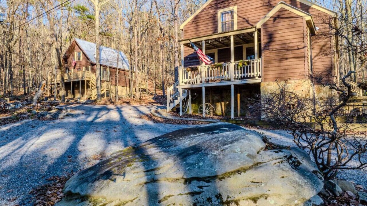 Mentone House | 2 Cabins on 3 Acres - Hot Tub, Horse Shoes