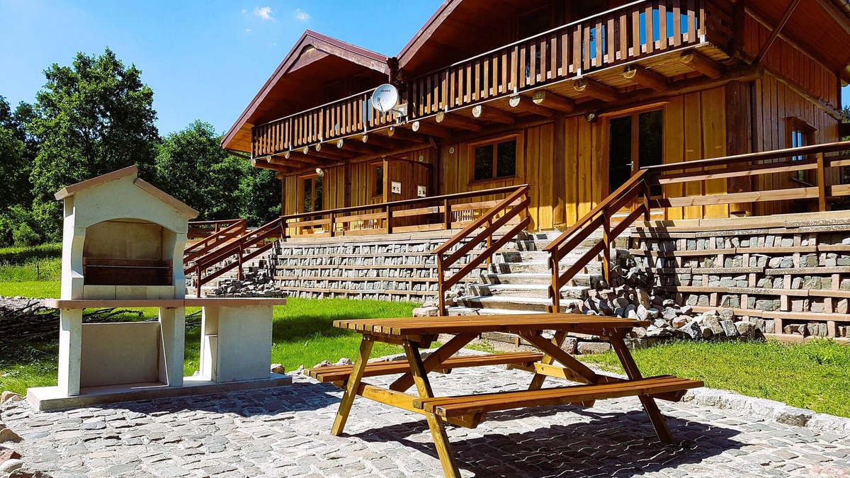 Mesnil Sous Les Cotes Ski Chalet | 2 CHALETS MITOYENS AU CALME , DANS MASSIF VOSGIEN