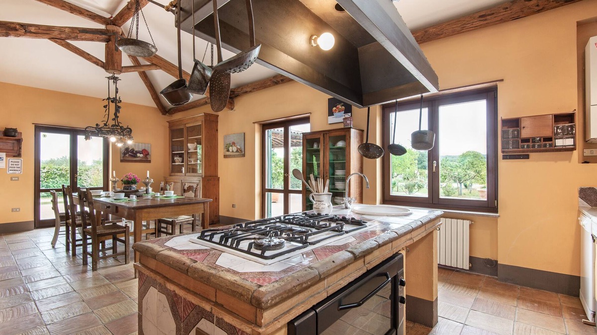 Sutri House | 2 country houses with a private swimming pool surrounded by nature.