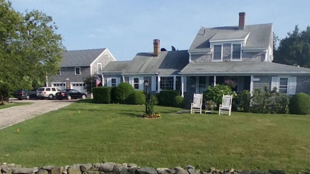Block Island House | 2 Cozy Bedrooms. NOT whole house. Private entrance. Easy walk to Old Harbor!