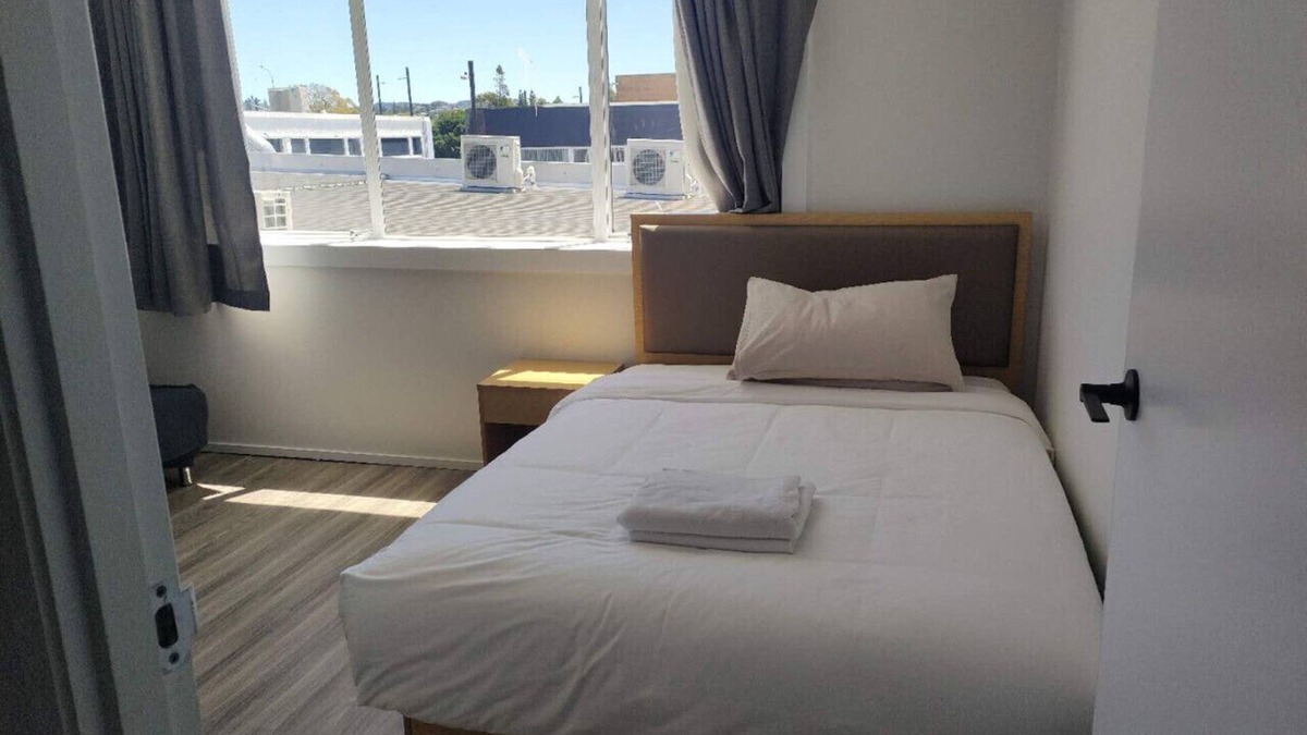 Auckland Apartment | 2 Double 5 Single 2 Sofa Beds Suite 1