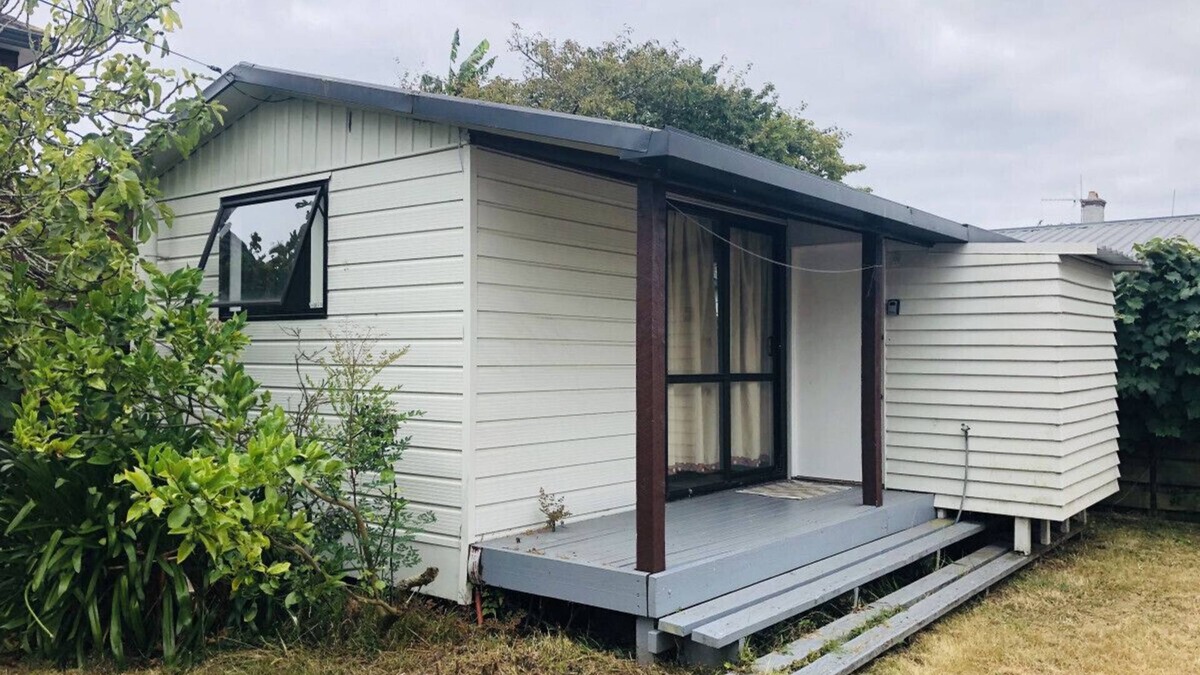 Epsom House | 2 double beds including 1 double sofa bed Garden Chalet, 7 Rangiatea Road, Epsom, Auckland