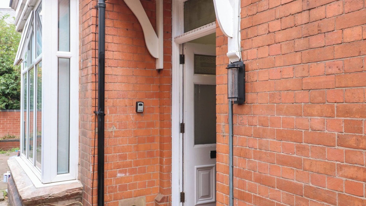 Thorpe Satchville House | 2 EVINGTON ROAD, pet friendly in Leicester
