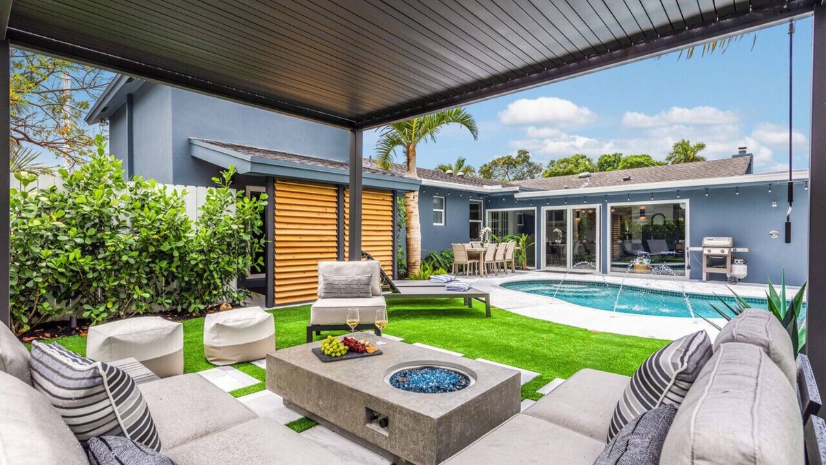 Tarpon River House | 2-Family Retreat: Pool, Gym, Near Beach & Las Olas