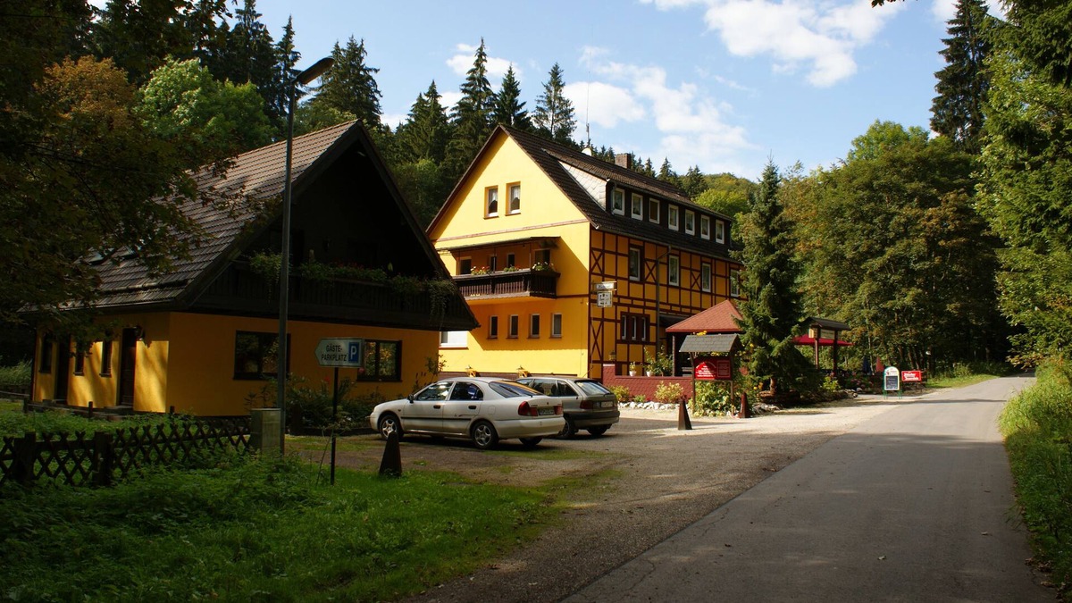 Bad Sachsa House | 2 group houses in an idyllic location, surrounded by nature.