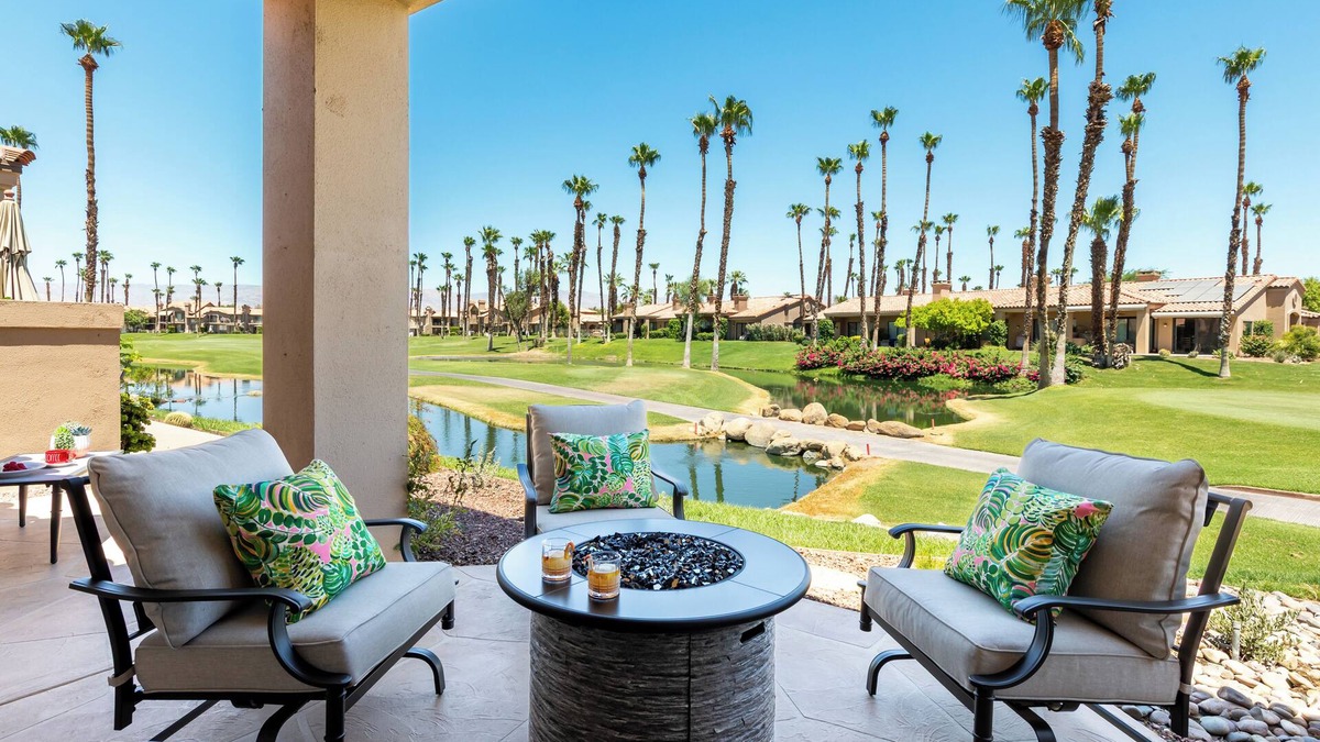 Palm Desert Condo | 2 Guest Rooms on Tee Box #2 Palm Valley CC Includes Tennis & Athletic Membership