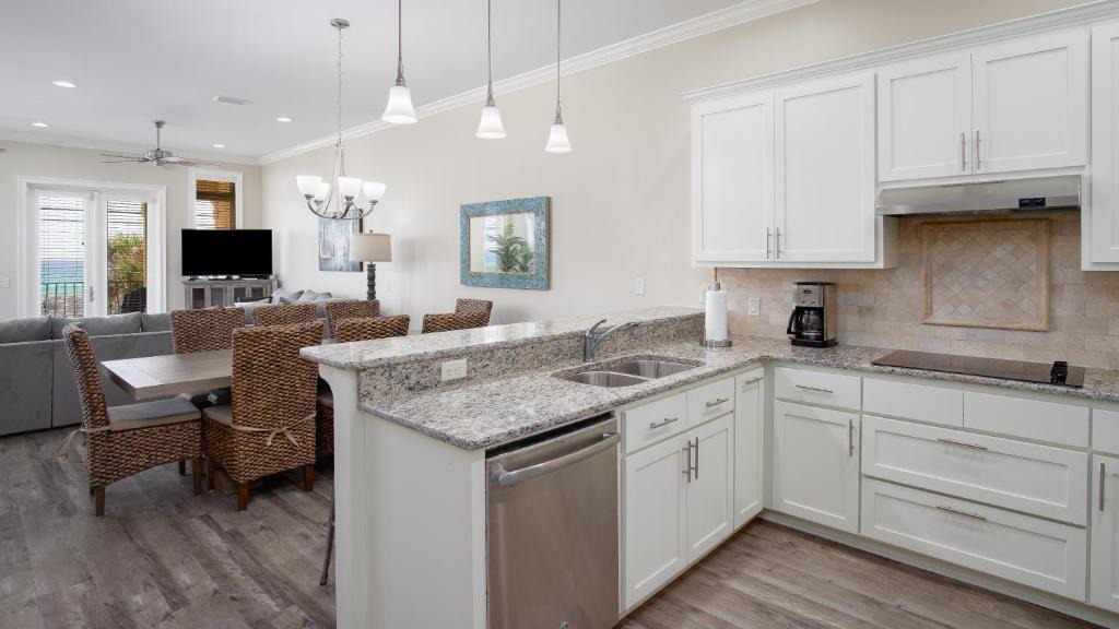 Sunnyside On The Gulf House | 2 Gulf View Balconies! 3 Story Townhome With 4 Bedrooms, 4 Bathrooms! Sleeps12