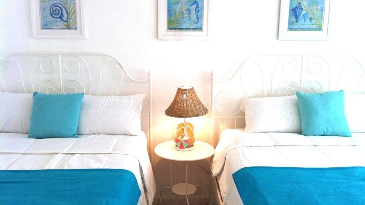 West Avenue Hotel | 2 Hotel Studios - S. Beach: Walk to Everything! Sleeps 12