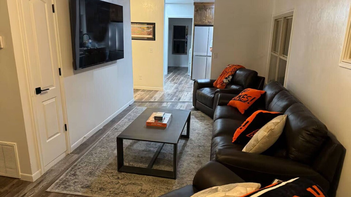 Stillwater House | 2 King Bed OSU Rental House