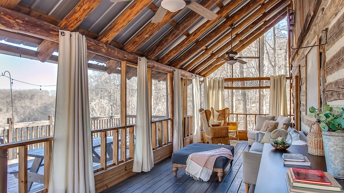 Sparta Cabin | 2 Lux Cabins and Treehouse on 50 acres Stunning Lake Views, Fire Pit and Hot Tub
