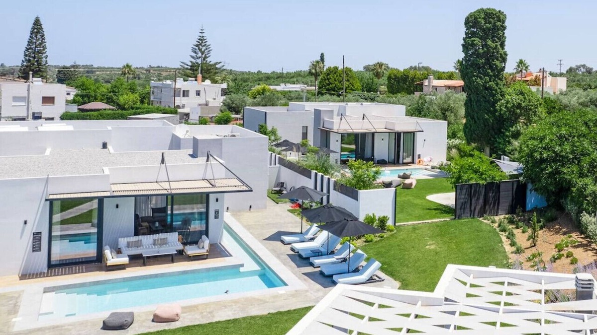 Pigi Villa | 2 Luxury Villas w Nearby Beach!