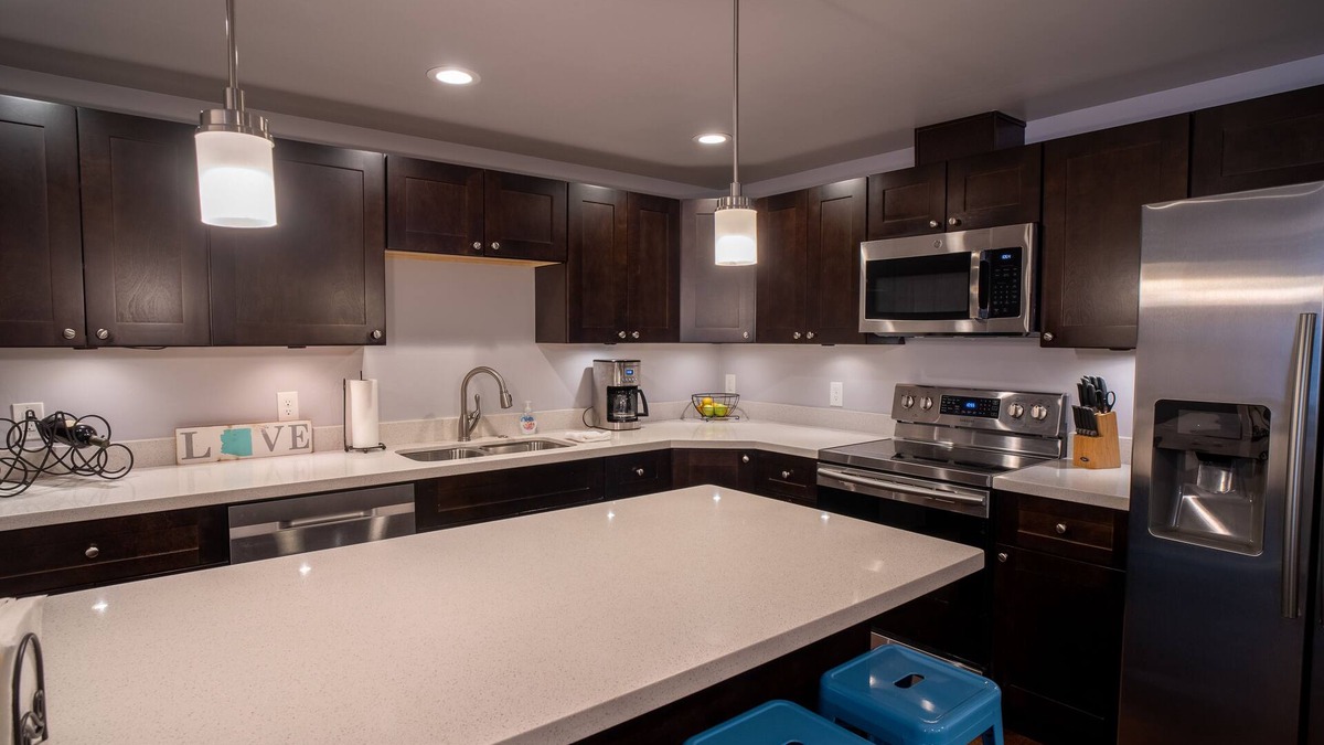 Flagstaff House | 2 Master Suites - Close to NAU, With AC