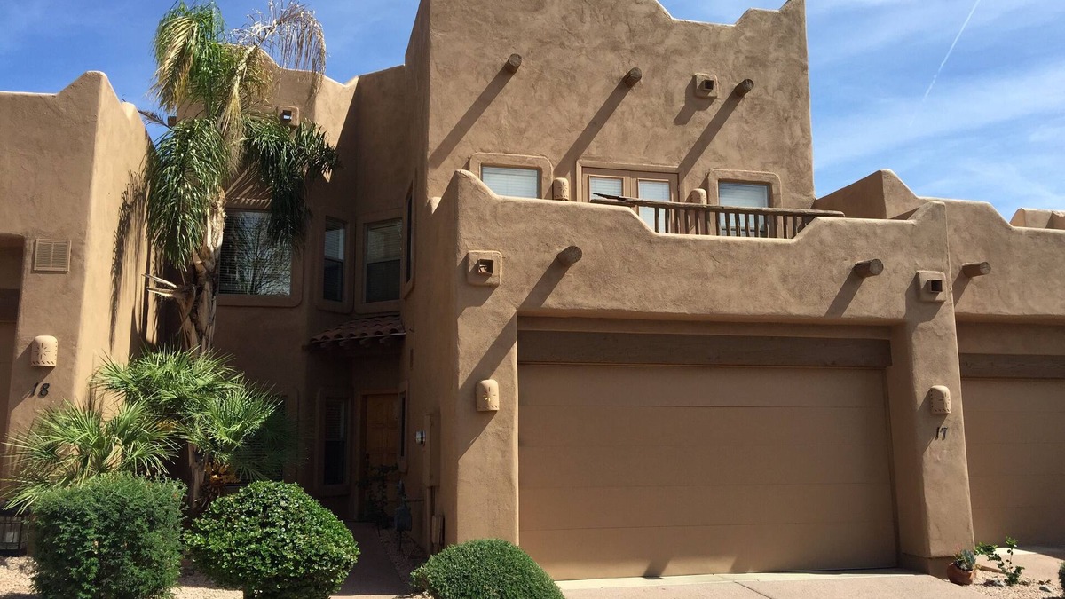 Red Mountain Ranch House | 2 master suites plus kitchenette in upper level of our townhome
